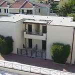 Vecchio Faro Hotel *